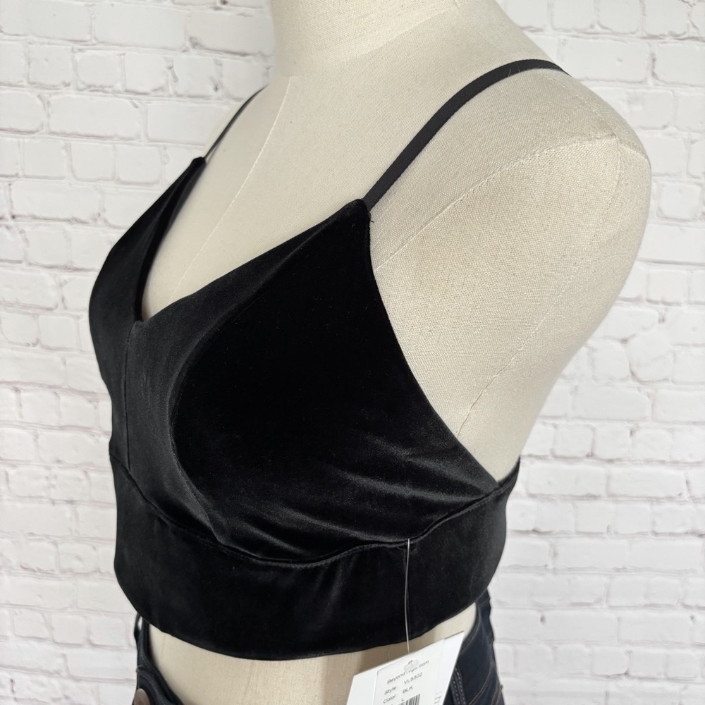 BEYOND YOGA Black Long Line Velvet Motion Bralette--NWT--L - Picture 2 of 16